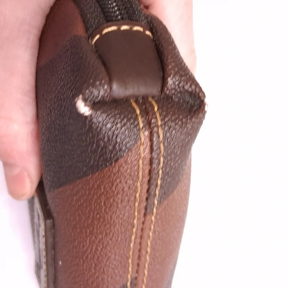 Dooney & Bourke two tone Brown cosmetic case